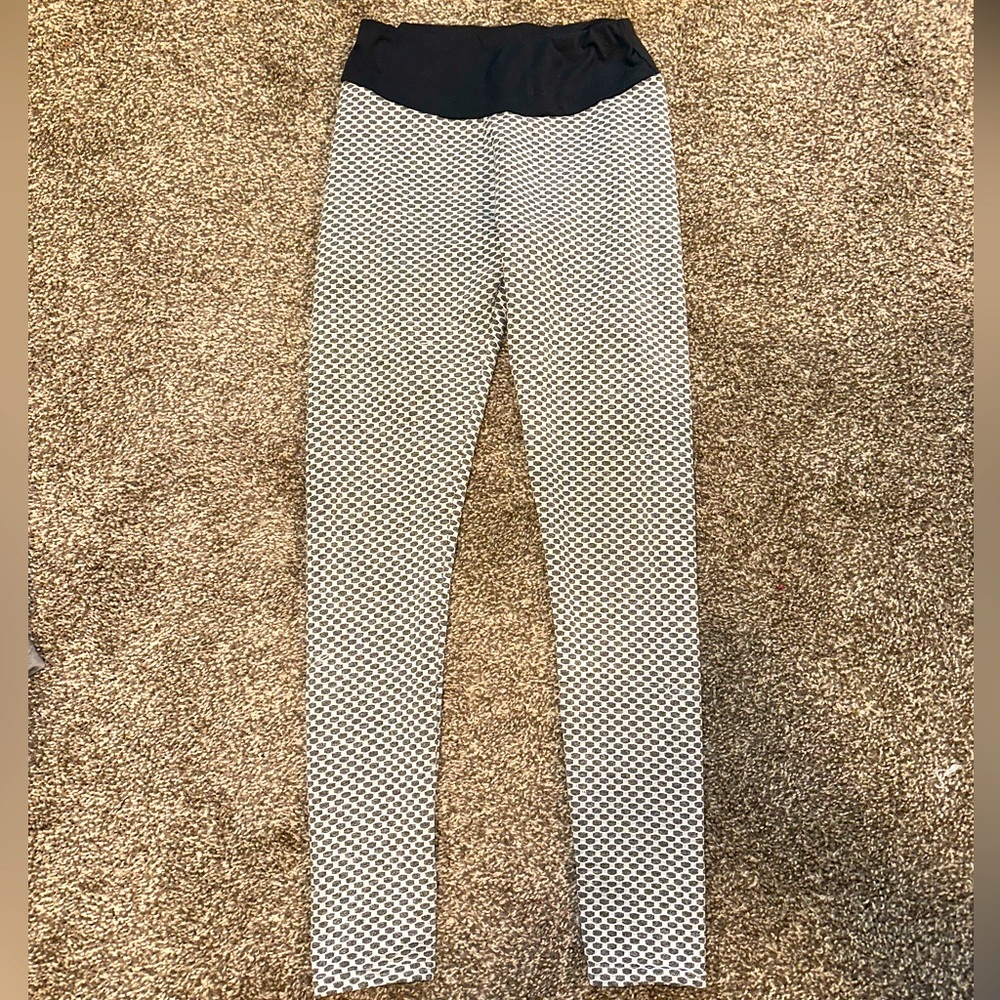 The “viral” booty scrunch leggings